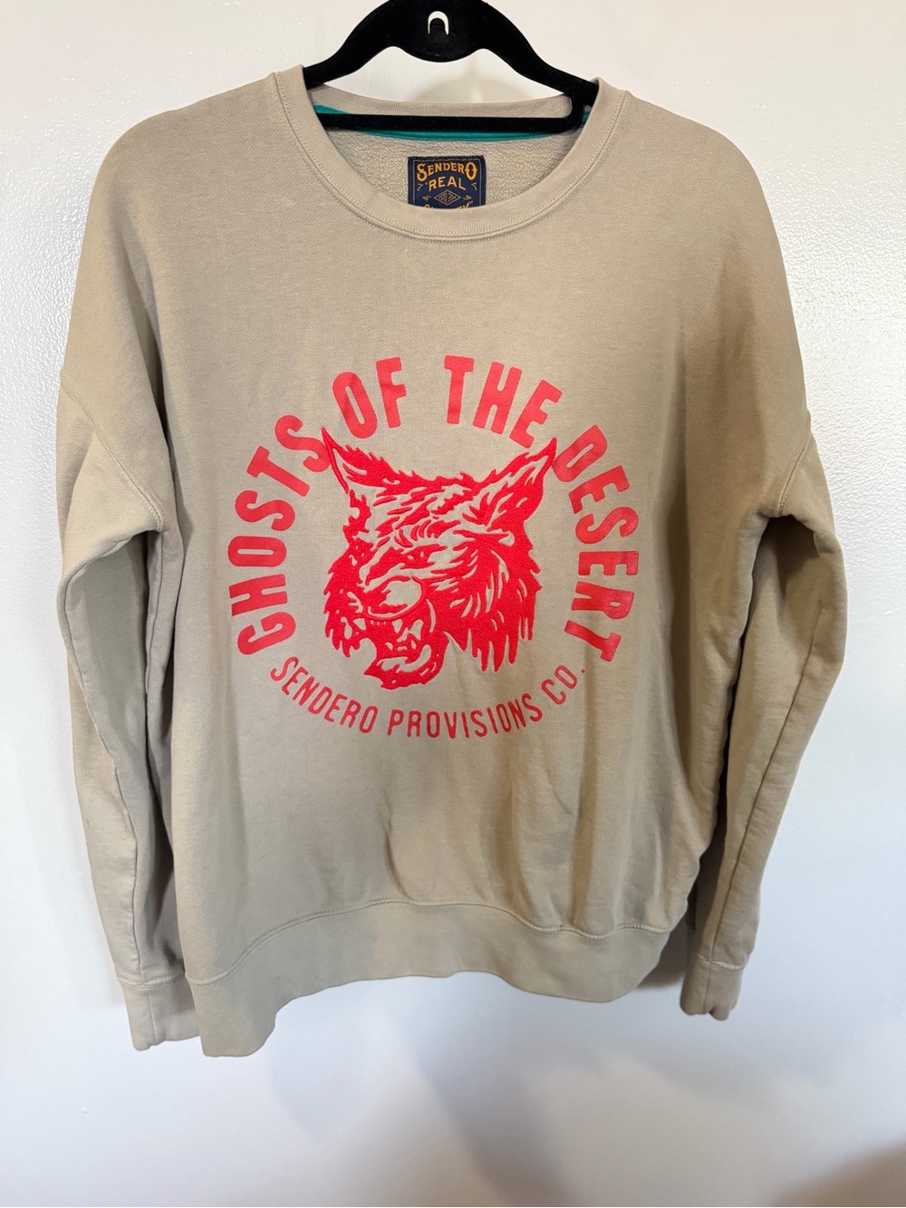 Sendero Provisions Co. Women's Crewneck Sweatshirt - Tan with Red Graphic